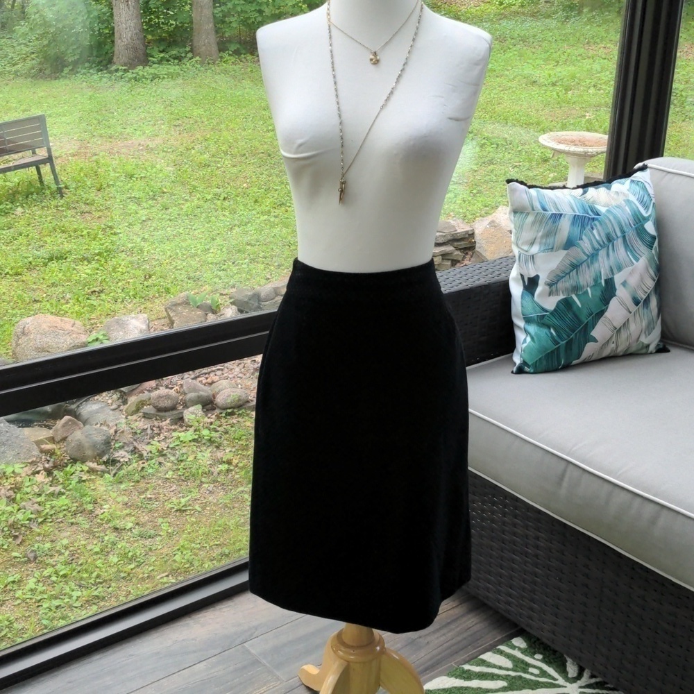 J. Crew Black Polka Dot Velvet Pencil Skirt‎ Back Vent Cotton Size 6